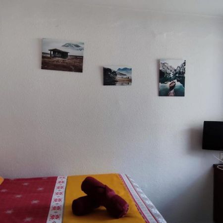 Joli Appartement Le Chamois Blanc Chamonix, Parking Exterior foto